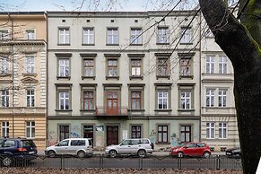 Apartment With 2 Desks by Renters
