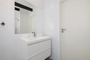 Apartment With 2 Desks by Renters