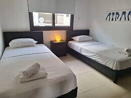 Paramount Gardens Resorts D204