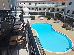 Paramount Gardens Resorts D204