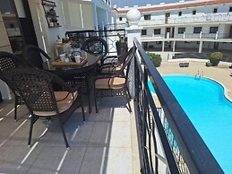 Paramount Gardens Resorts D204