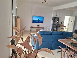 Paramount Gardens Resorts D204