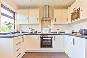 Lothlorien in Grange-over-sands With Bay Views