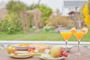 Lothlorien in Grange-over-sands With Bay Views