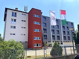 Beach Szálló Révfülöp