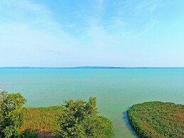 Beach Szálló Révfülöp