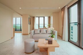 The Five Suites Lilas