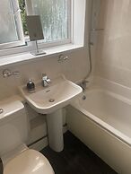 4 Bed Comfy House in Birmingham