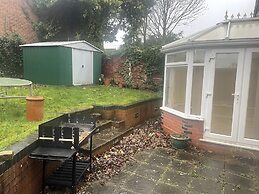 4 Bed Comfy House in Birmingham