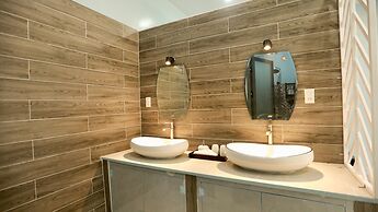 Kiwi's Homestay & Cafe