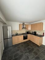 Home Sleeps5-netflix-parkg-near City Center/etihad