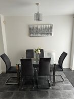 Home Sleeps5-netflix-parkg-near City Center/etihad