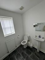 Home Sleeps5-netflix-parkg-near City Center/etihad