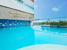 California Saigon Hotel & Rooftop Pool