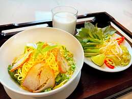 California Saigon Hotel & Rooftop Pool