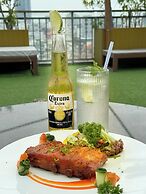 California Saigon Hotel & Rooftop Pool