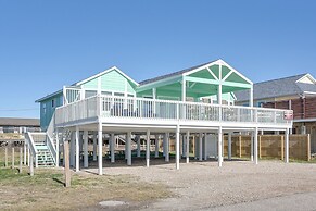 Great for Groups: Oceanfront Surfside Beach Home!