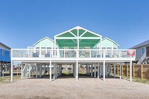 Great for Groups: Oceanfront Surfside Beach Home!