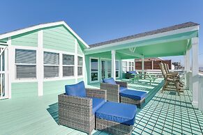 Great for Groups: Oceanfront Surfside Beach Home!