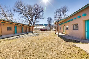 Near Hiking & Skiing: Mora Cottage w/ Mtn Views
