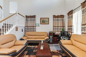 Spacious Turlock Home ~ 1 Mi to University!