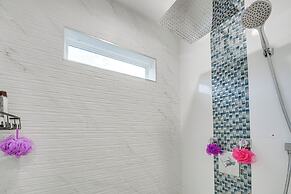 Family-friendly Home w/ Lanai ~ 6 Mi to Disney