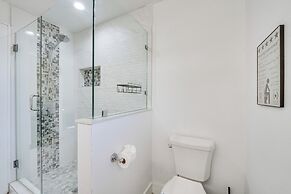 Family-friendly Home w/ Lanai ~ 6 Mi to Disney