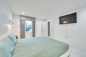 Family-friendly Home w/ Lanai ~ 6 Mi to Disney