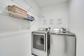 Family-friendly Home w/ Lanai ~ 6 Mi to Disney