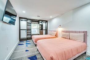 Family-friendly Home w/ Lanai ~ 6 Mi to Disney