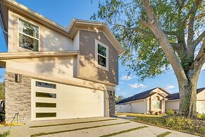 Family-friendly Home w/ Lanai ~ 6 Mi to Disney