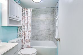 Hilton Head Island Condo w/ Coligny Beach Access!