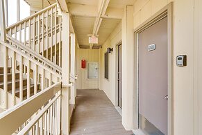 Hilton Head Island Condo w/ Coligny Beach Access!