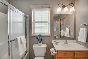 Nisswa Townhome w/ Boat Slip + Gull Lake Access!