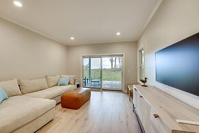 Spacious Cottage on Lake Michigan: Stunning Views!
