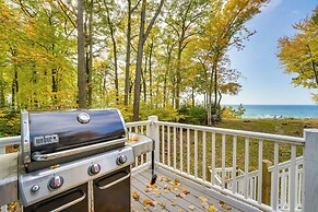 Spacious Cottage on Lake Michigan: Stunning Views!