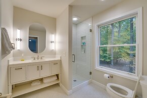 Spacious Cottage on Lake Michigan: Stunning Views!