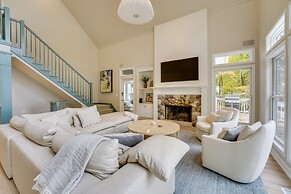 Spacious Cottage on Lake Michigan: Stunning Views!