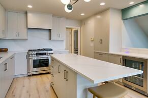 Spacious Cottage on Lake Michigan: Stunning Views!