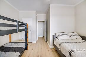 Spacious Cottage on Lake Michigan: Stunning Views!