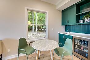 Spacious Cottage on Lake Michigan: Stunning Views!