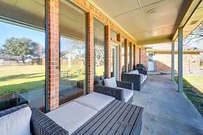 ~ 3 Mi to Dtwn: Aubrey Vacation Rental w/ Patio!