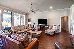 Aubrey Vacation Rental ~ 3 Mi to Downtown!