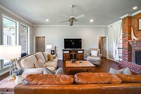 ~ 3 Mi to Dtwn: Aubrey Vacation Rental w/ Patio!