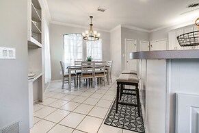~ 3 Mi to Dtwn: Aubrey Vacation Rental w/ Patio!
