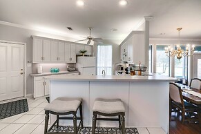 ~ 3 Mi to Dtwn: Aubrey Vacation Rental w/ Patio!