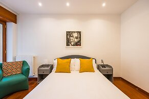 Colonna Classic Style Apartment by Wonderful Italy