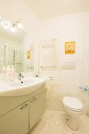 Colonna Classic Style Apartment by Wonderful Italy