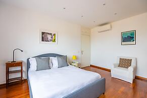 Colonna Classic Style Apartment by Wonderful Italy