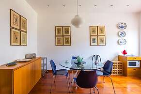 Colonna Classic Style Apartment by Wonderful Italy